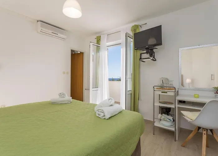 Gostinjska kuća Double Hvar 8785a 3*