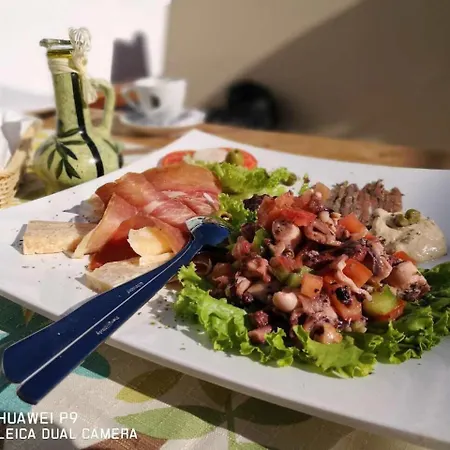 Pensión Double Hvar 8785a 3*