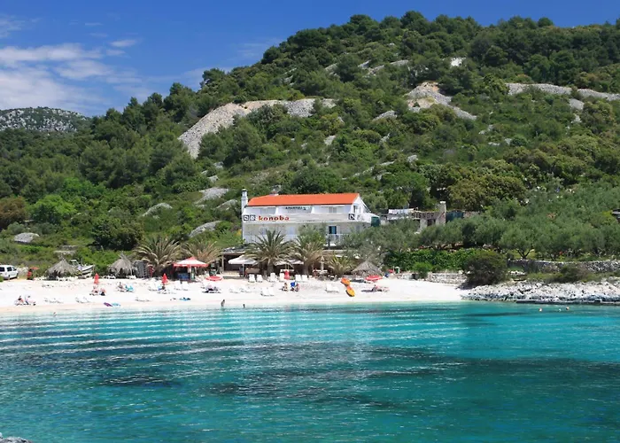 Affittacamere Double Hvar 8785a 3*